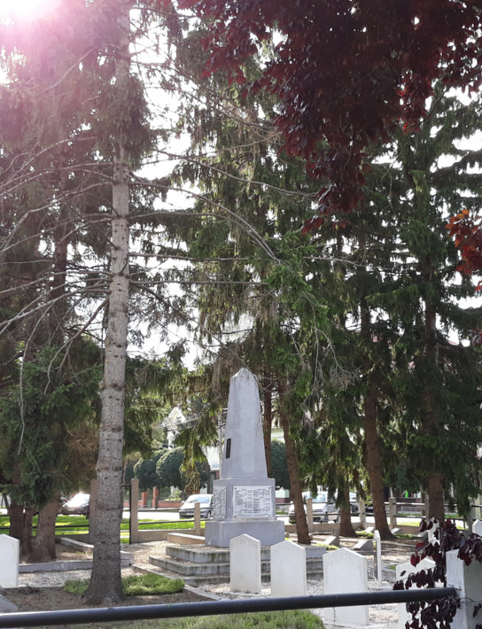 A szovjet hősi halottak temetője és az emlékmű most